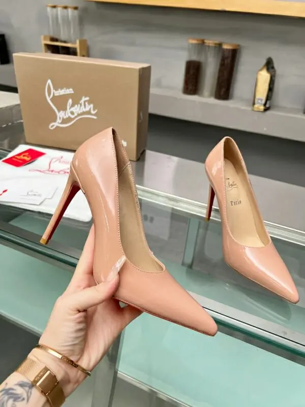 christian louboutin high-heeled chaussures pour femme s_121707a3